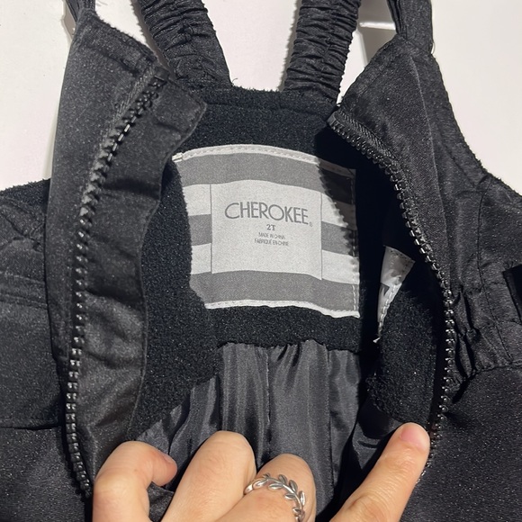Cherokee Kid’s Black Snow Overall Bib Snowsuit Size 2T - Picture 5 of 8